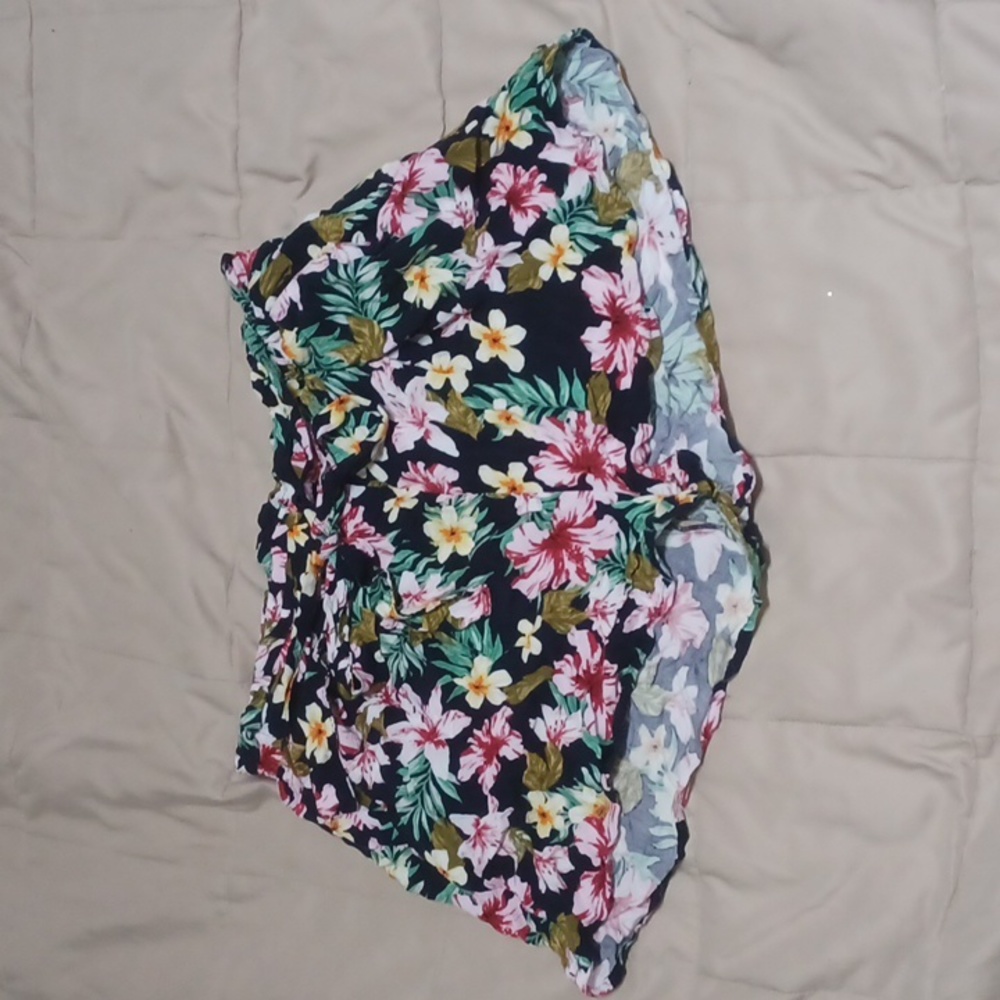 drawstring tropical floral shorts size medium